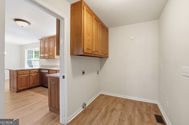 981 Hoyt Street, Cornelia, GA 30531