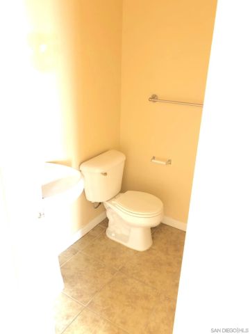 7280 Hyatt St 3, San Diego, CA 92111