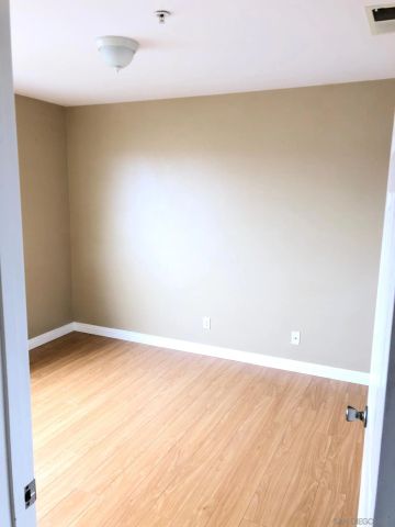 7280 Hyatt St 3, San Diego, CA 92111