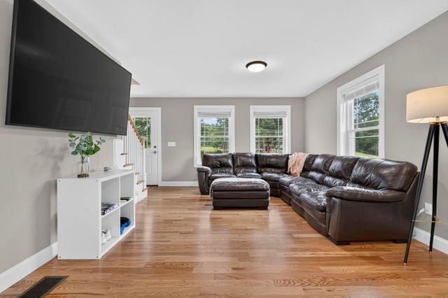 20 Woodbury Lane, Boscawen, NH 03303