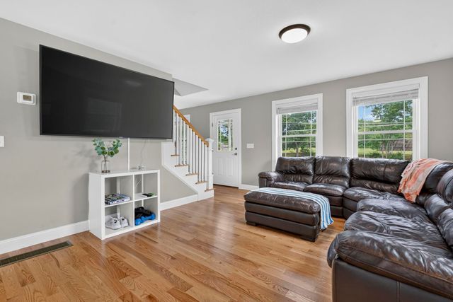 20 Woodbury Lane, Boscawen, NH 03303