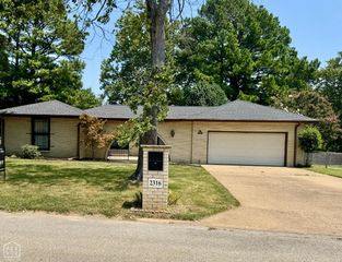 2316 Indian Trail, Jonesboro, AR 72401
