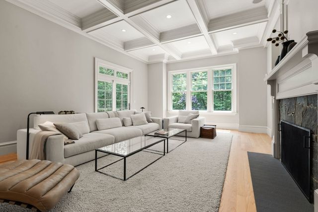 300 Glen Road, Weston, MA 02493