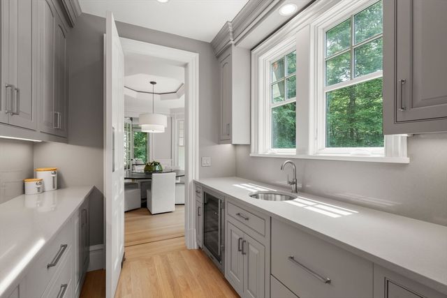 300 Glen Road, Weston, MA 02493