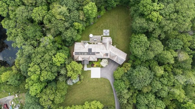 300 Glen Road, Weston, MA 02493