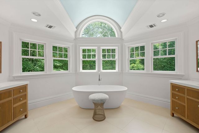 300 Glen Road, Weston, MA 02493