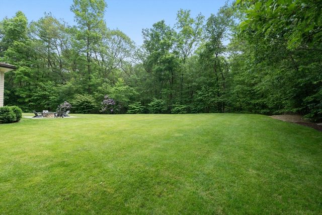 300 Glen Road, Weston, MA 02493