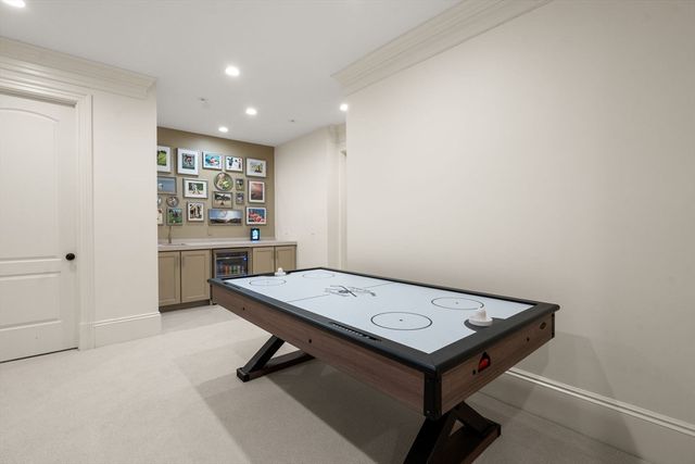 300 Glen Road, Weston, MA 02493