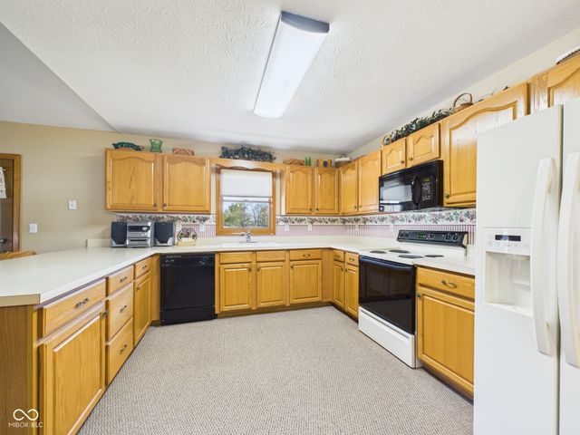 211 Orchard Lane, Alexandria, IN 46001