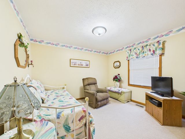 211 Orchard Lane, Alexandria, IN 46001