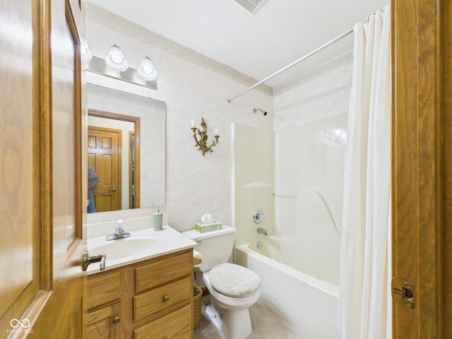 211 Orchard Lane, Alexandria, IN 46001