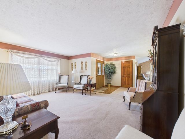 211 Orchard Lane, Alexandria, IN 46001