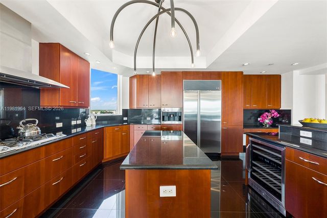 6000 Island Boulevard 1208, Aventura, FL 33160