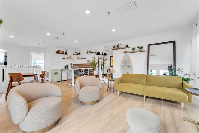 865 Collins Ave 307, Miami Beach, FL 33139