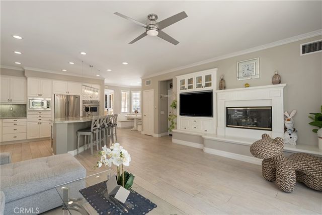 24 Malibu, Irvine, CA 92602