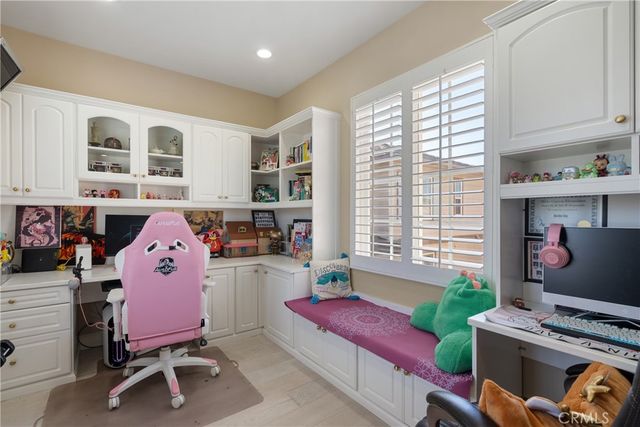 24 Malibu, Irvine, CA 92602