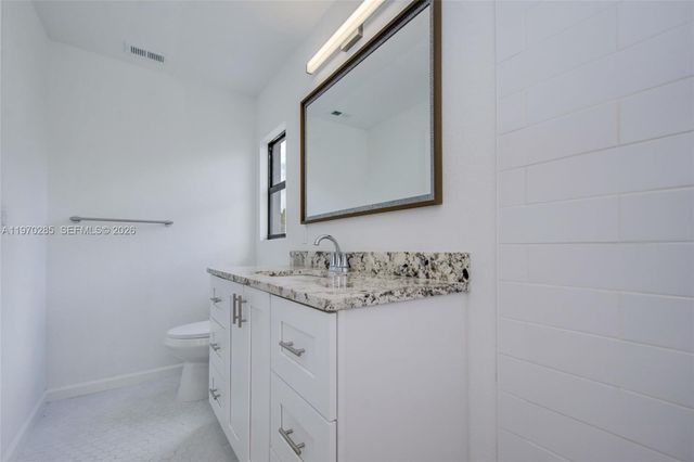 3540 65th Ave Cir E, Other City - In The State Of Florida, FL 34243