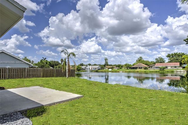 3540 65th Ave Cir E, Other City - In The State Of Florida, FL 34243