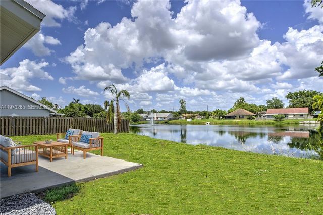 3540 65th Ave Cir E, Other City - In The State Of Florida, FL 34243