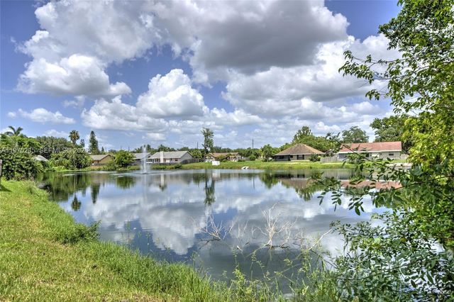3540 65th Ave Cir E, Other City - In The State Of Florida, FL 34243