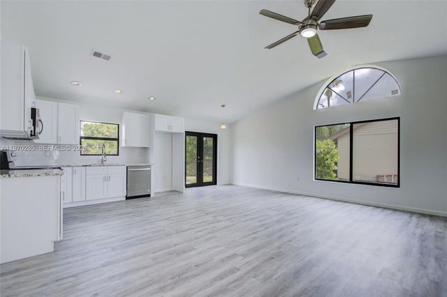 3540 65th Ave Cir E, Other City - In The State Of Florida, FL 34243