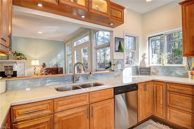 2404 Navarre WAY, Virginia Beach, VA 23456