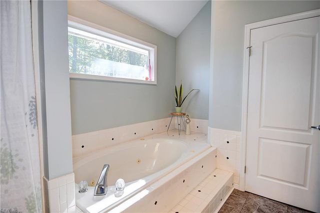 2404 Navarre WAY, Virginia Beach, VA 23456