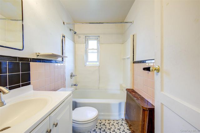 53-21 194th Street, Flushing, NY 11365