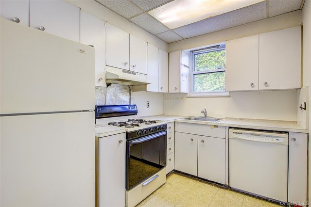 53-21 194th Street, Flushing, NY 11365