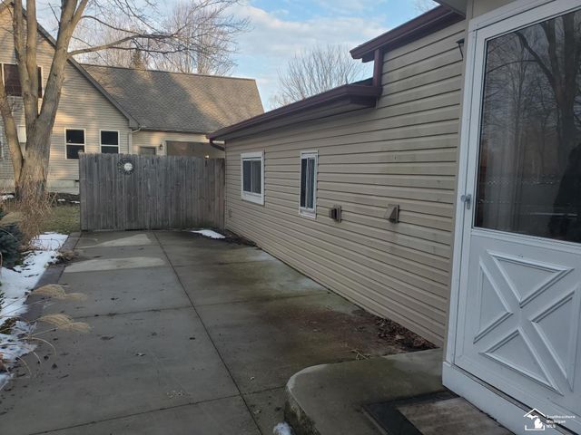 33790 Steadman Road, New Boston, MI 48164