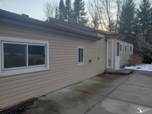 33790 Steadman Road, New Boston, MI 48164