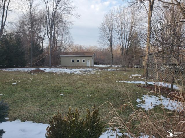 33790 Steadman Road, New Boston, MI 48164