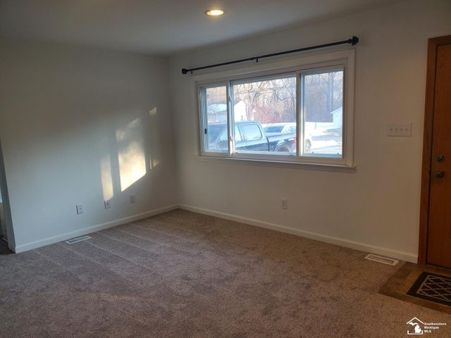 33790 Steadman Road, New Boston, MI 48164