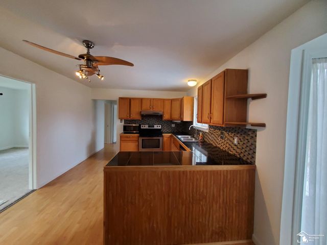 33790 Steadman Road, New Boston, MI 48164