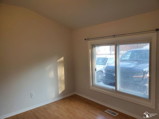 33790 Steadman Road, New Boston, MI 48164