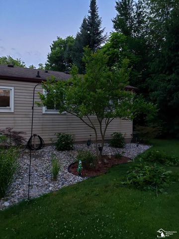 33790 Steadman Road, New Boston, MI 48164