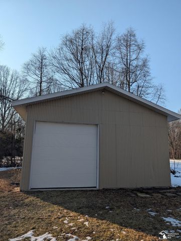 33790 Steadman Road, New Boston, MI 48164