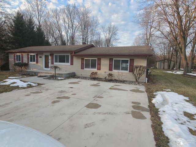 33790 Steadman Road, New Boston, MI 48164