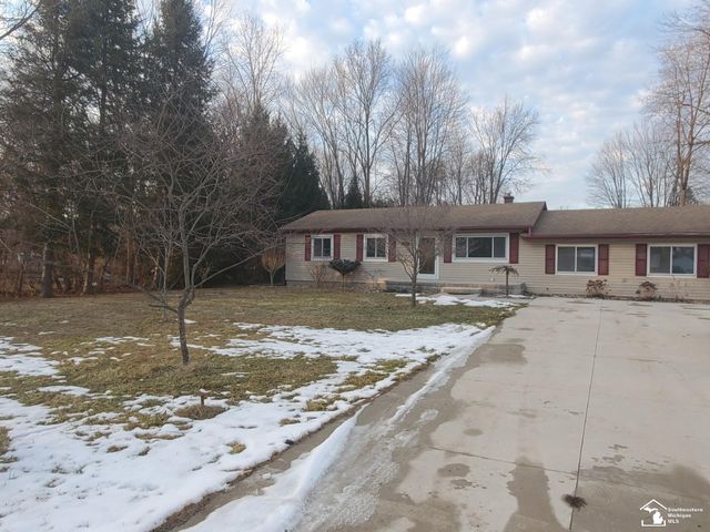 33790 Steadman Road, New Boston, MI 48164