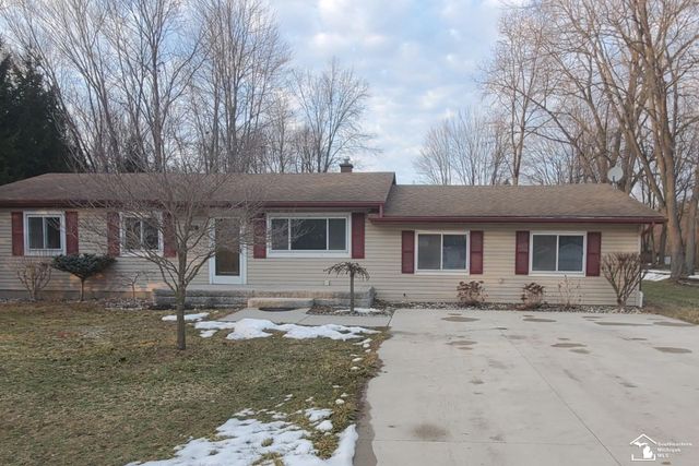 33790 Steadman Road, New Boston, MI 48164