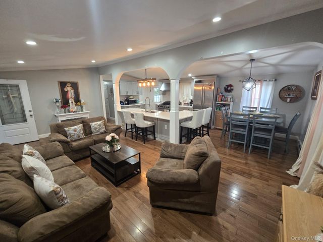 2 Ritter Avenue, Amityville, NY 11701