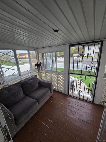 2 Ritter Avenue, Amityville, NY 11701