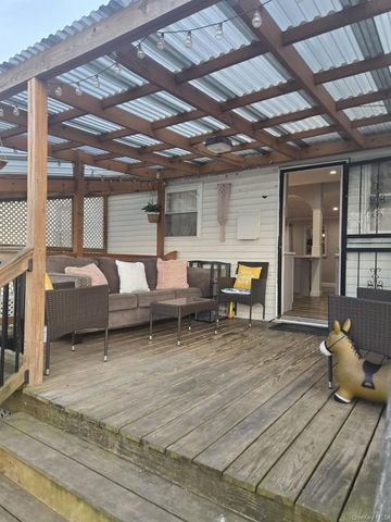 2 Ritter Avenue, Amityville, NY 11701