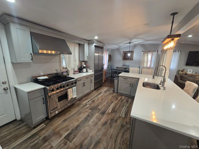 2 Ritter Avenue, Amityville, NY 11701