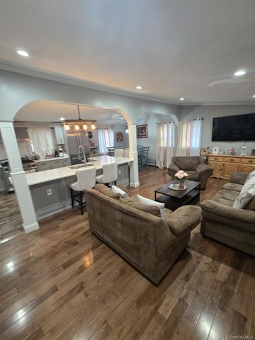 2 Ritter Avenue, Amityville, NY 11701