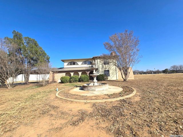 18970 W Fm 2790, Lytle, TX 78052