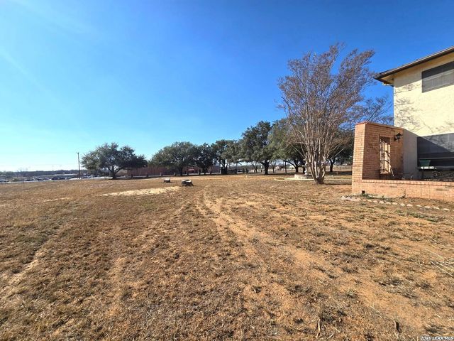 18970 W Fm 2790, Lytle, TX 78052