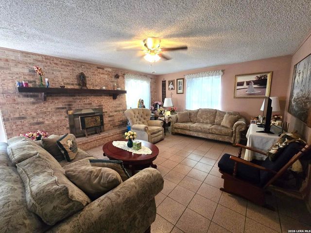 18970 W Fm 2790, Lytle, TX 78052