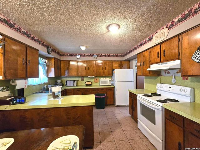 18970 W Fm 2790, Lytle, TX 78052