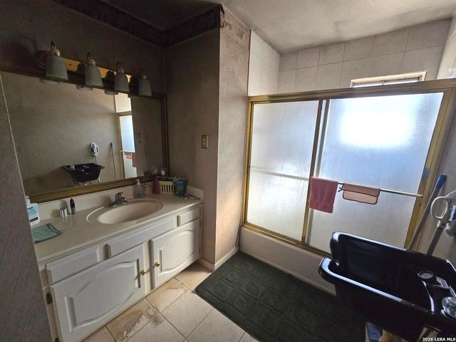 18970 W Fm 2790, Lytle, TX 78052